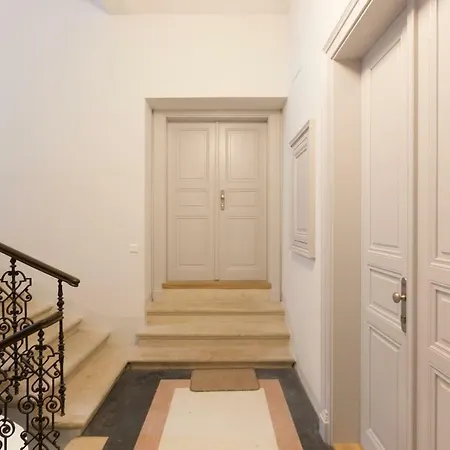 Chateau Savoy, Serikova 8 Πράγα